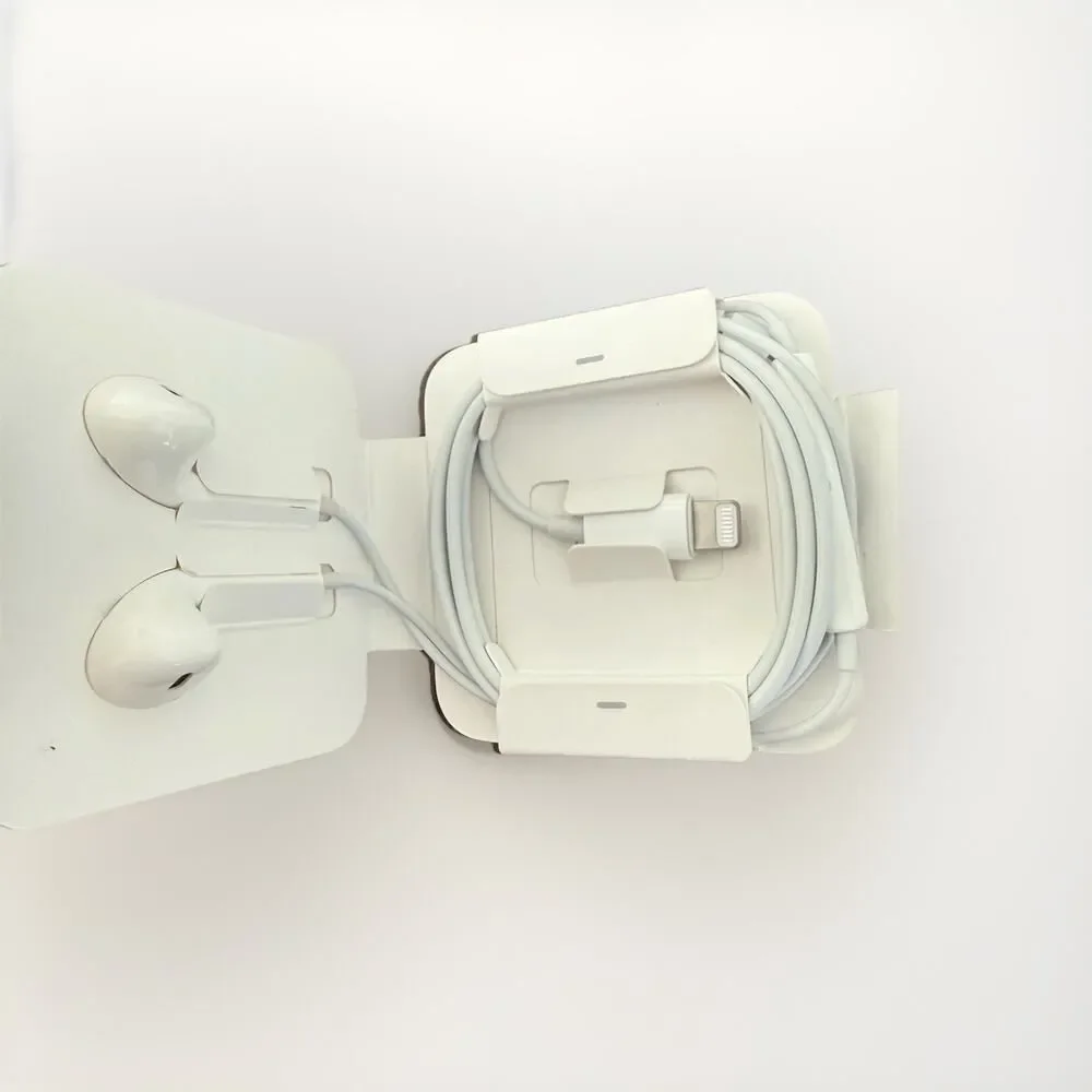 New Genuine Apple Headphone Ear Buds Corded Lightning White Open Box Brand New
